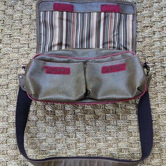 Esprit Shoulder Purse with striped lining, red and brown - Picture 1 of 10